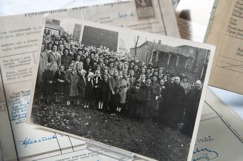 Fr. Zarsky together with parishioners, circa 1950s